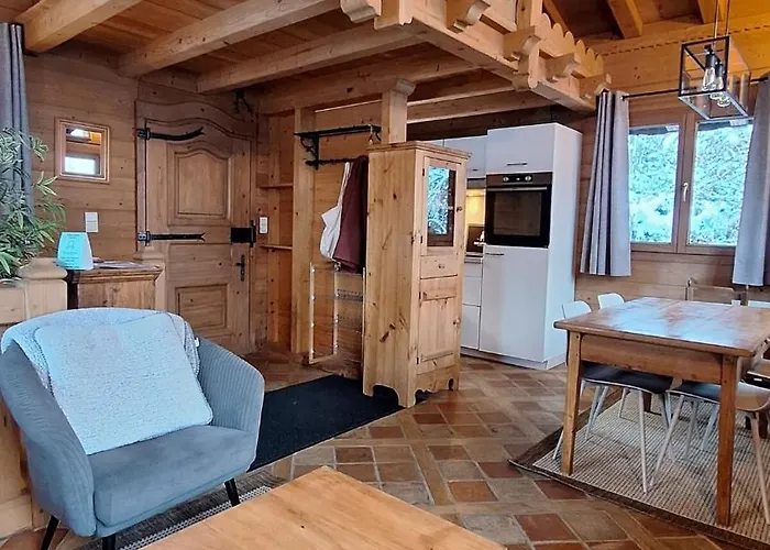 Inouk 4 People Center Chamonix